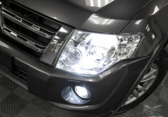 Подержанный автомобиль Mitsubishi Pajero 2013 года (7 фото)