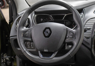 Подержанный автомобиль Renault Kaptur 2017 года (15 фото)