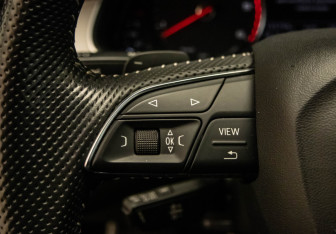 Подержанный автомобиль Audi Q7 2019 года (9 фото)