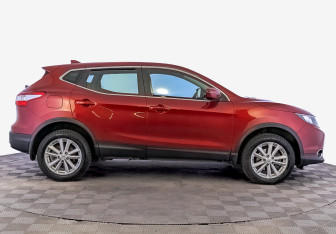 Подержанный автомобиль Nissan Qashqai 2017 года (4 фото)
