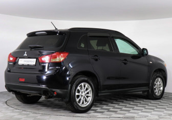 Подержанный автомобиль Mitsubishi ASX 2012 года (3 фото)