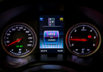 Подержанный автомобиль Mercedes-Benz GLC Coupe 2015 года (13 фото)