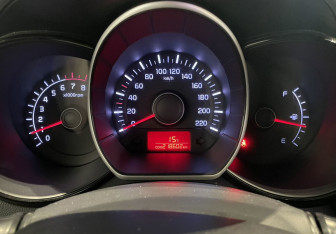 Подержанный автомобиль Kia Rio Sedan 2013 года (17 фото)