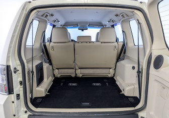 Подержанный автомобиль Mitsubishi Pajero 2019 года (10 фото)