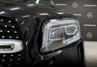 Подержанный автомобиль Mercedes-Benz GLB 2021 года (16 фото)