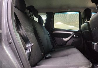 Подержанный автомобиль Nissan Terrano 2015 года (14 фото)