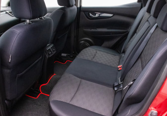 Подержанный автомобиль Nissan Qashqai 2015 года (11 фото)