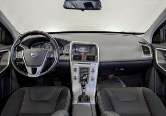 Подержанный автомобиль Volvo XC60 2017 года (15 фото)
