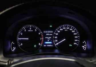 Подержанный автомобиль Lexus ES 2013 года (11 фото)