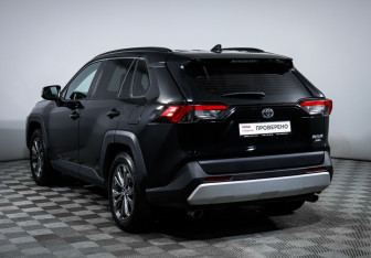 Подержанный автомобиль Toyota RAV4 2024 года (7 фото)