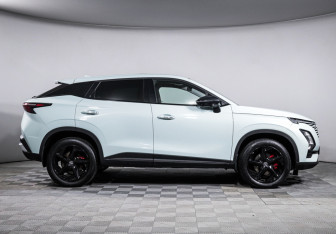 Подержанный автомобиль Omoda C5 2023 года (4 фото)