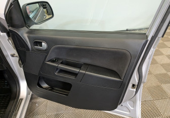 Подержанный автомобиль Ford Fusion 2010 года (23 фото)