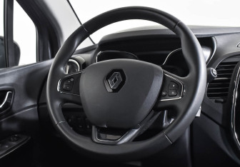 Подержанный автомобиль Renault Kaptur 2019 года (11 фото)