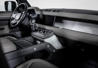 Подержанный автомобиль Land Rover Defender Suv 2020 года (9 фото)