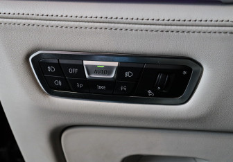 Подержанный автомобиль BMW X7 2020 года (25 фото)