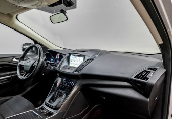 Подержанный автомобиль Ford Kuga 2018 года (11 фото)