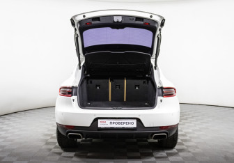 Подержанный автомобиль Porsche Macan 2016 года (19 фото)