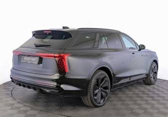 Подержанный автомобиль Hongqi E-HS9 2022 года (5 фото)