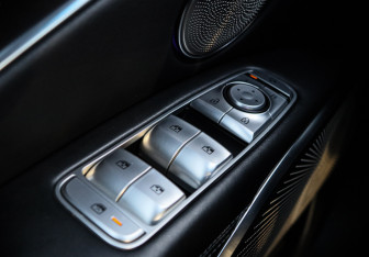 Подержанный автомобиль Kia K900 2019 года (24 фото)