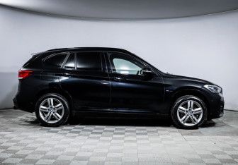Подержанный автомобиль BMW X1 2020 года (4 фото)