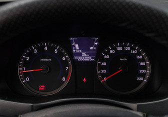 Подержанный автомобиль Hyundai Solaris Hatchback 2013 года (15 фото)