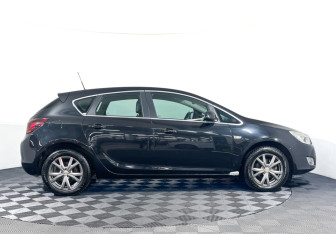 Подержанный автомобиль Opel Astra Hatchback 2011 года (4 фото)