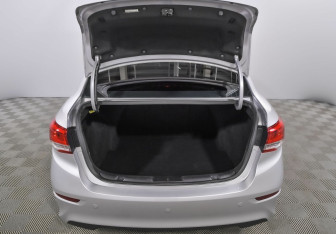 Подержанный автомобиль Changan Alsvin 2023 года (17 фото)