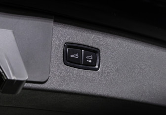 Подержанный автомобиль Porsche Cayenne 2020 года (24 фото)