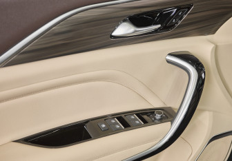 Новый FAW Bestune T77 2023 (8 фото)