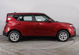 Подержанный автомобиль Kia Soul 2022 года (4 фото)