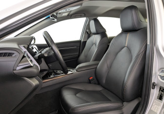 Подержанный автомобиль Toyota Camry Sedan 2019 года (20 фото)