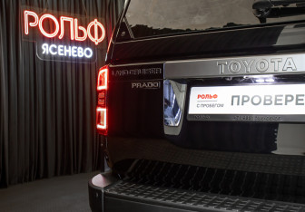 Подержанный автомобиль Toyota Land Cruiser Prado 2024 года (28 фото)
