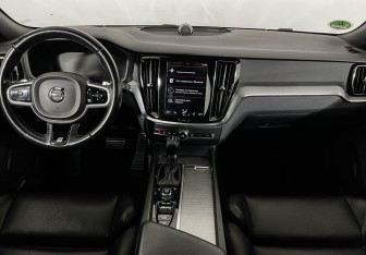 Подержанный автомобиль Volvo V60 2018 года (12 фото)