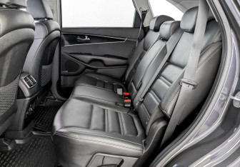 Подержанный автомобиль Kia Sorento 2019 года (12 фото)