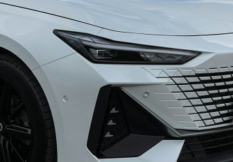 Подержанный автомобиль Changan UNI-V 2023 года (21 фото)