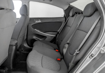 Подержанный автомобиль Hyundai Solaris Sedan 2012 года (12 фото)