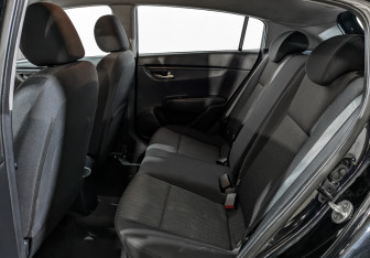 Подержанный автомобиль Kia Rio Hatchback 2021 года (17 фото)