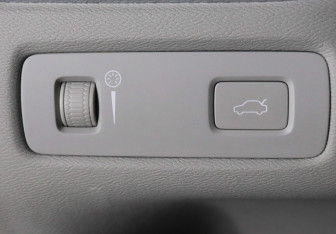 Подержанный автомобиль Volvo XC60 2018 года (14 фото)