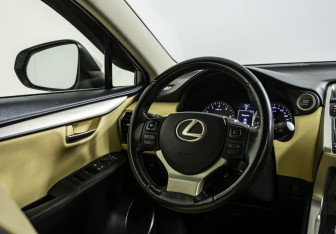 Подержанный автомобиль Lexus NX 2015 года (10 фото)