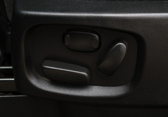 Подержанный автомобиль Land Rover Discovery 2014 года (14 фото)