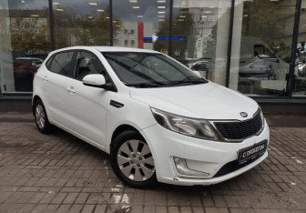 Подержанный автомобиль Kia Rio Hatchback 2014 года (3 фото)