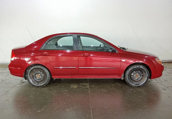 Подержанный автомобиль Kia Cerato Sedan 2008 года (7 фото)