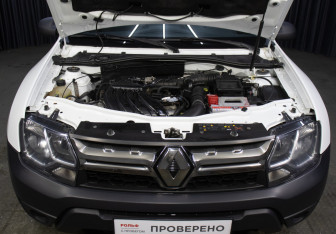 Подержанный автомобиль Renault Duster 2016 года (9 фото)