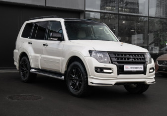 Подержанный автомобиль Mitsubishi Pajero 2019 года (3 фото)