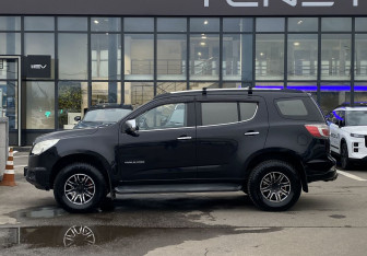 Подержанный автомобиль Chevrolet TrailBlazer 2012 года (8 фото)