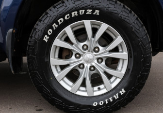 Подержанный автомобиль Mitsubishi Pajero Sport 2014 года (22 фото)