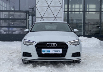 Подержанный автомобиль Audi A3 Sedan 2017 года (2 фото)
