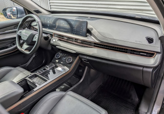 Подержанный автомобиль Exeed LX 2023 года (11 фото)