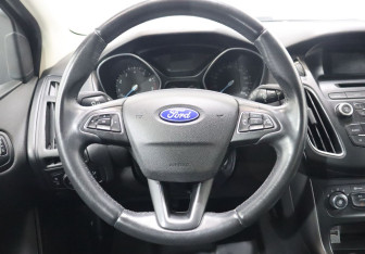 Подержанный автомобиль Ford Focus Hatchback 2017 года (15 фото)