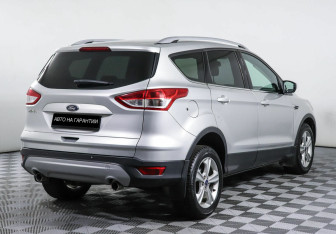 Подержанный автомобиль Ford Kuga 2015 года (3 фото)